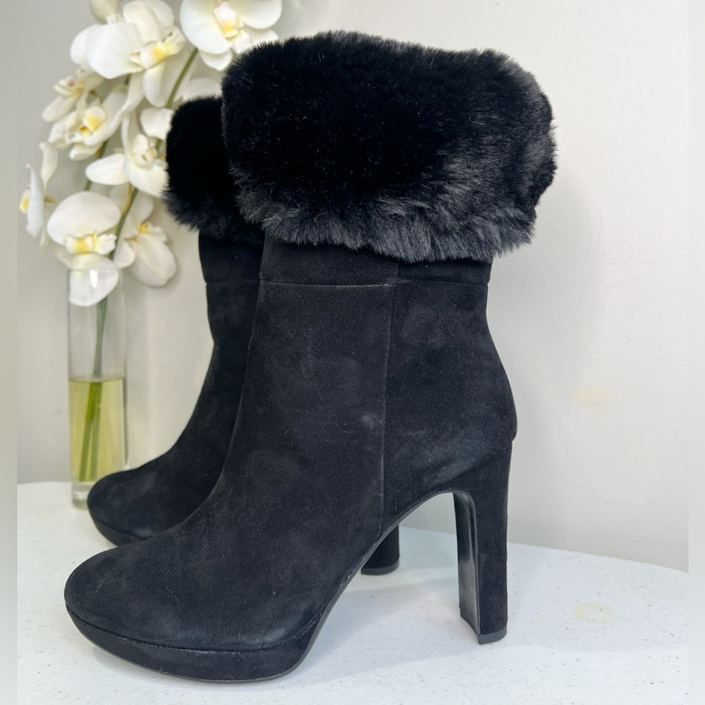 Calvin Klein Suede Pebbles Platform Boots SZ. 6.   #010